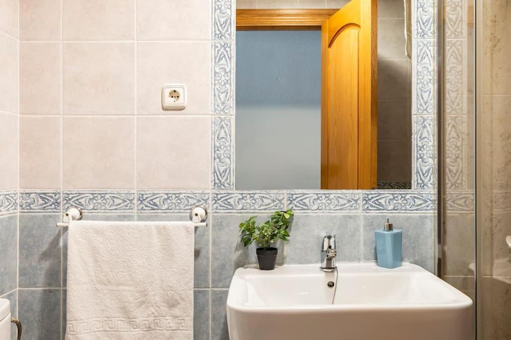 Amplio Piso Para Disfrutar Del Centro De Malaga Con Parking Gratuito Εξωτερικό φωτογραφία